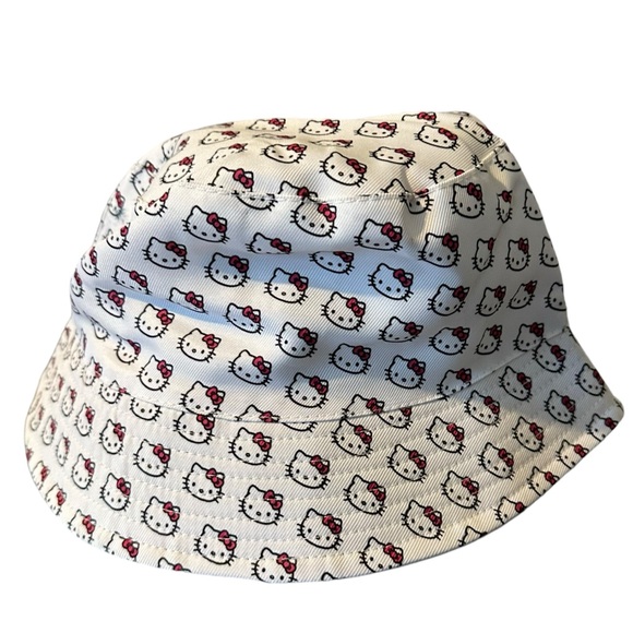 Hello Kitty Sanrio Bucket Hat NWOT - Picture 3 of 6